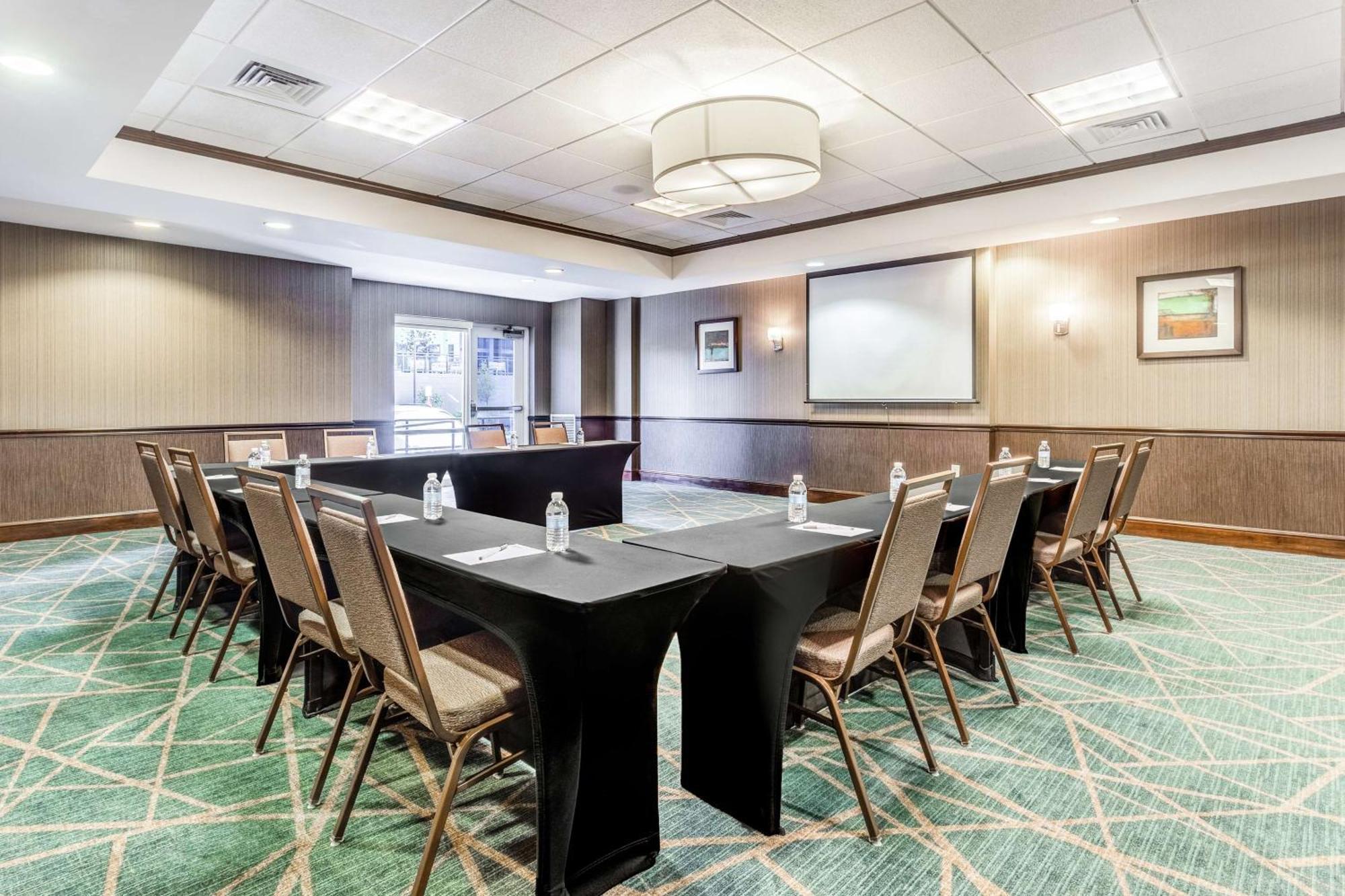 Hilton Garden Inn Albany-Suny Area Ngoại thất bức ảnh